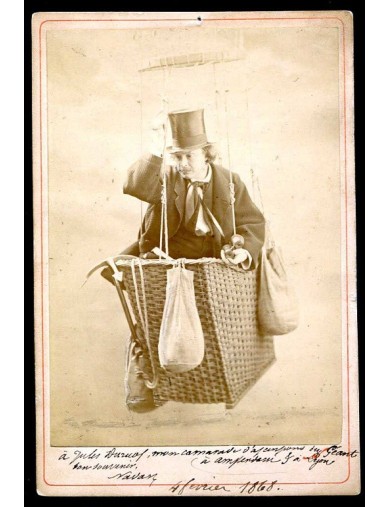 Autoportrait signé de Nadar dans son ballon – Photographie de cabinet, vers 1863 (pièce rarissime)