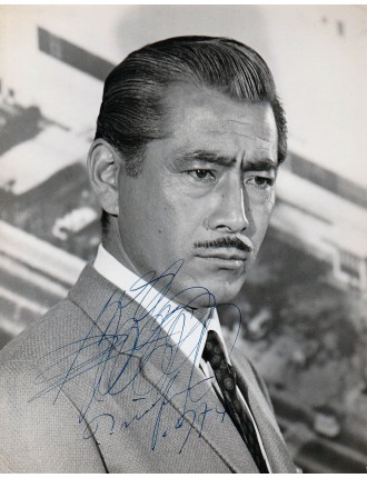 Toshiro Mifune – Photo argentique 20×26 cm signée et datée 1974, rare autographe du maître du cinéma japonais