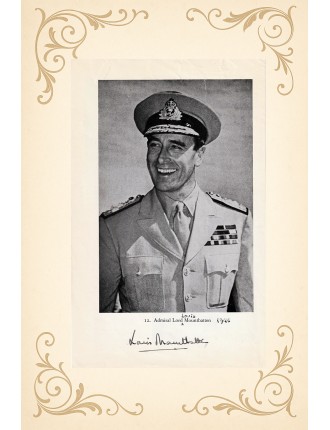 LORD LOUIS MOUNTBATTEN – Photographie de livre 13,5 x 21,5 cm signée à l’encre noire – 1943