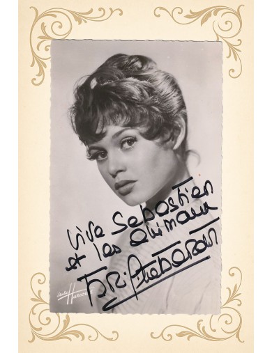 Brigitte Bardot – Carte photo Harcourt 9x14 cm signée « Vive Sébastien et les animaux »