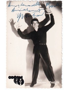AUTOGRAPHE YVES MONTAND — Superbe carte postale originale 9 × 14 cm, dédicacée et signée à la plume dans les années 1946–