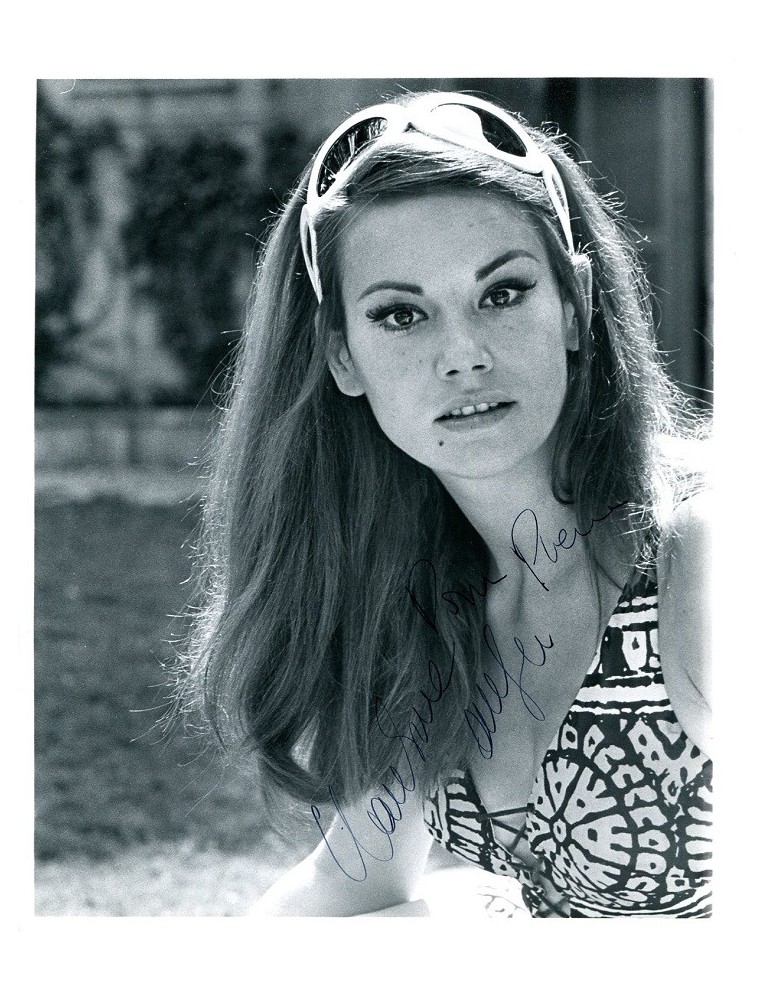 Autographe de Claudine Auger – Belphégor le Magnifique – Photo originale Warner Bros dédicacée et signée (fin des années 1960)