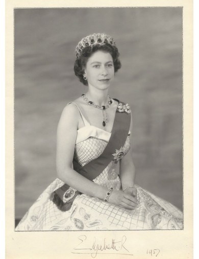 AUTOGRAPHES ELIZABETH II D'ANGLETERRE ET PHILIP D'EDIMBOURG
