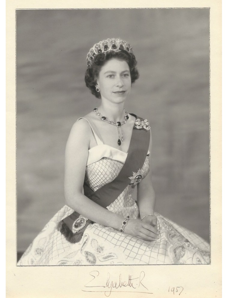 AUTOGRAPHES ELIZABETH II D'ANGLETERRE ET PHILIP D'EDIMBOURG