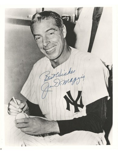 Splendide photo ancienne signée par le grand Joe DiMaggio.